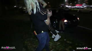 горячая худая бомба для секса Анни Ангел Ао в автомобиле от пользовательского