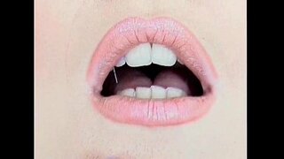 Angela Tiger - lesbienne - blanc