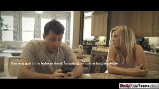 Blondynka Bailey uwielbia, gdy jej ostro pieprzą